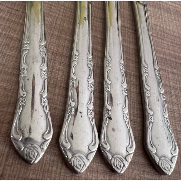 Vintage Rose Floral Stainless Knife Set of 4 Flatware Replacements Shabby Chic - Picture 3 of 3